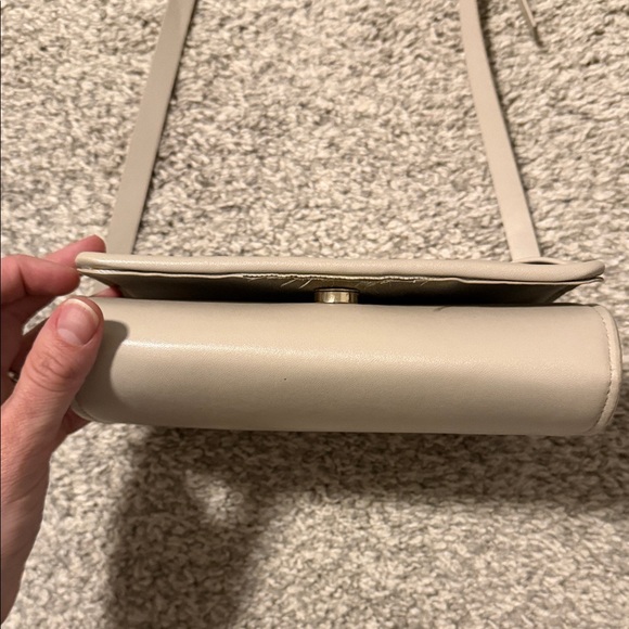 H&M Elegant beige Quilted Crossbody Bag - Picture 4 of 8